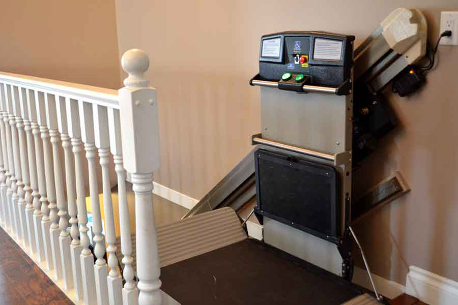 wheelchair lift image on Bedco Mobility website