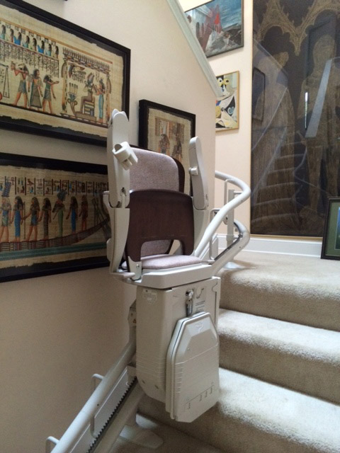 Curved stairlift image on Bedco Mobility website