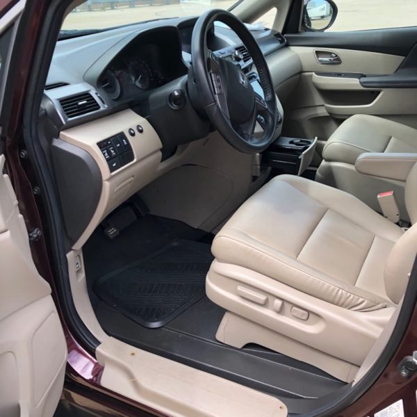 driver seat honda accessible van